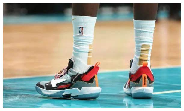 nba球员上脚东契奇的aj35很帅杜兰特战靴致敬母校