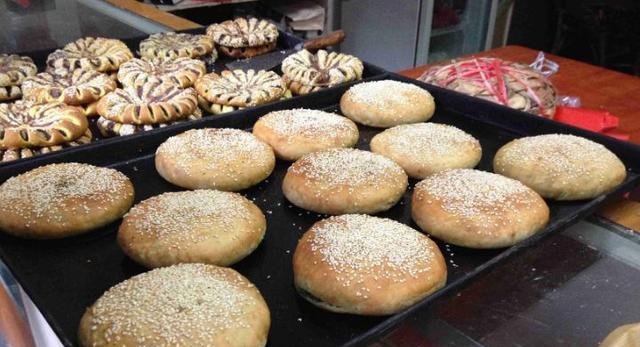 盘点10个街头老字号烧饼看看你吃过几种没人带路你都找不到