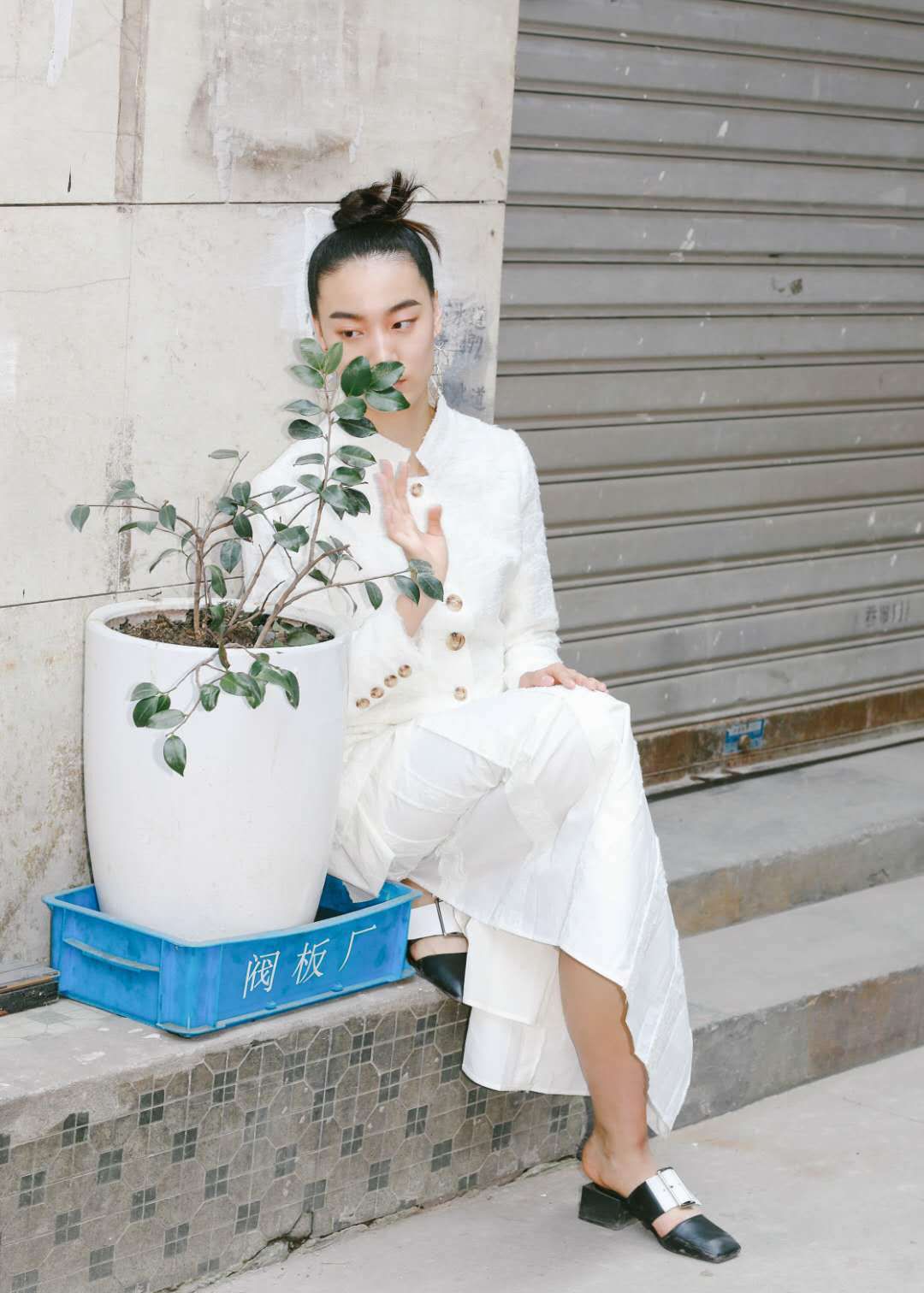 模特张晓彤拍摄yinse.yang春夏系列_高清图集_新浪网