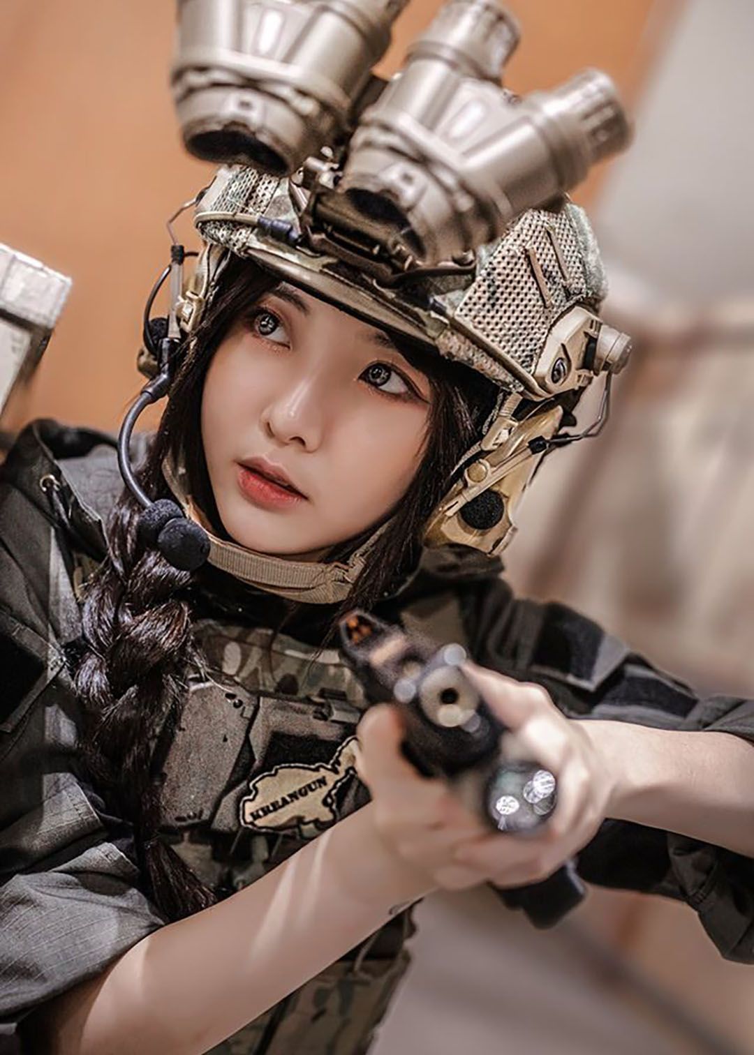 郑乃馨特种兵造型炫酷写真