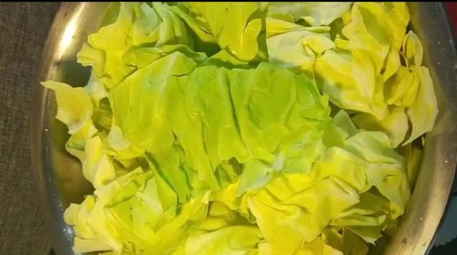 简单家常菜,怎样才能炒的很好吃,巧用厨房调料,包菜也能变美味休闲区蓝鸢梦想 - Www.slyday.coM 简单家常菜,怎样才能炒的很好吃,巧用厨房调料,包菜也能变美味休闲区蓝鸢梦想 - Www.slyday.coM