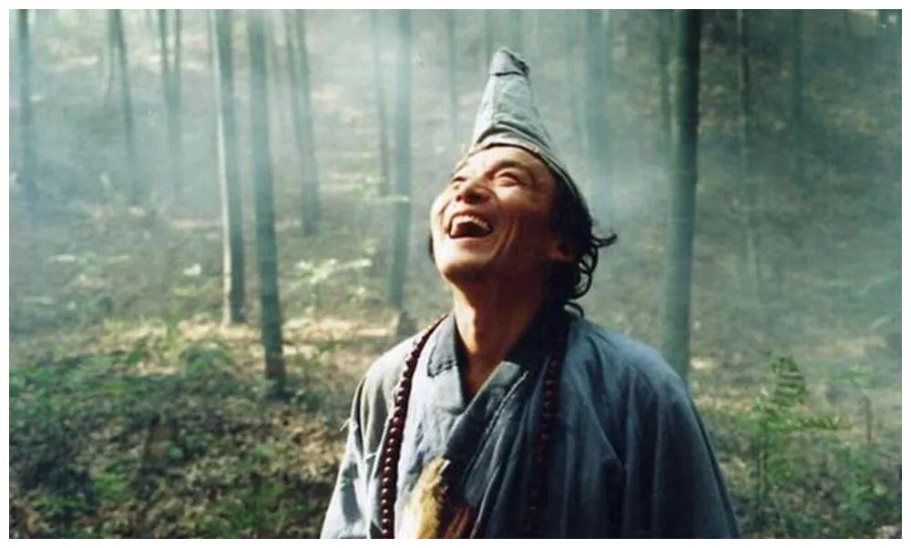 52岁主演"济公"大火,76岁"假戏真做"