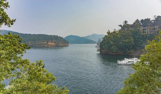 距离成都68公里的一片"海",有85座岛屿,为4a景区免费游玩