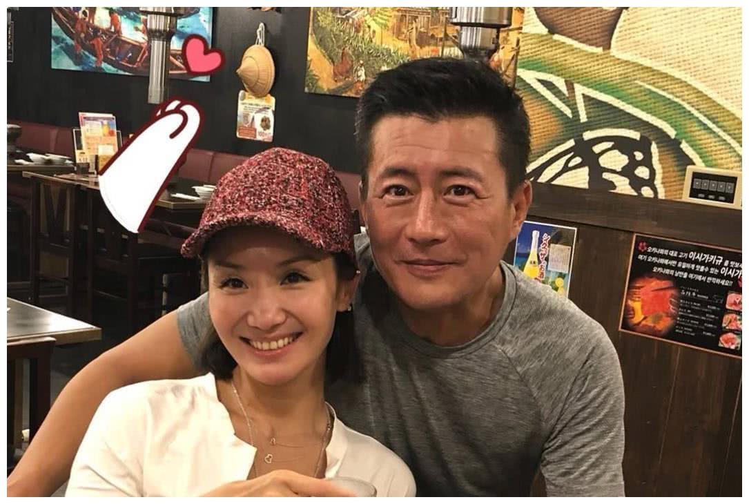 56岁高曙光近照富二代娇妻是社交名媛4岁儿子与他十分相像