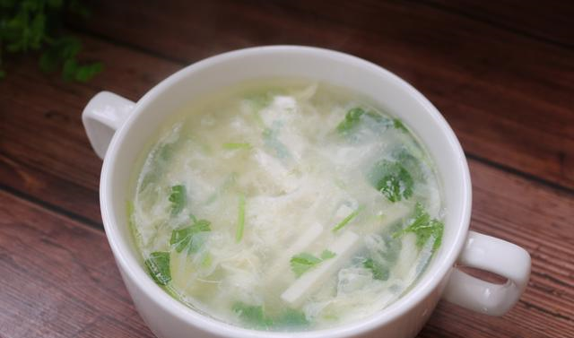 一块豆腐,一把香菜,几分钟烧好一锅汤,味道太鲜美了!
