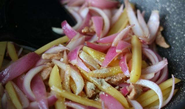 这菜一块钱一斤不吃就亏了,它是蔬菜中的“皇后”,女性要多吃休闲区蓝鸢梦想 - Www.slyday.coM 这菜一块钱一斤不吃就亏了,它是蔬菜中的“皇后”,女性要多吃休闲区蓝鸢梦想 - Www.slyday.coM