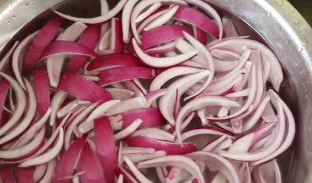 这菜一块钱一斤不吃就亏了,它是蔬菜中的“皇后”,女性要多吃休闲区蓝鸢梦想 - Www.slyday.coM 这菜一块钱一斤不吃就亏了,它是蔬菜中的“皇后”,女性要多吃休闲区蓝鸢梦想 - Www.slyday.coM