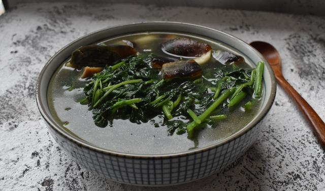 遇见这菜别错过 煮汤清香味美 甘润可口 生津开胃 清热去火 财经头条