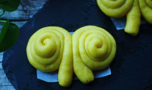 手把手教你做好吃又好看的花卷，孩子看到后直夸妈妈太利害！休闲区蓝鸢梦想 - Www.slyday.coM