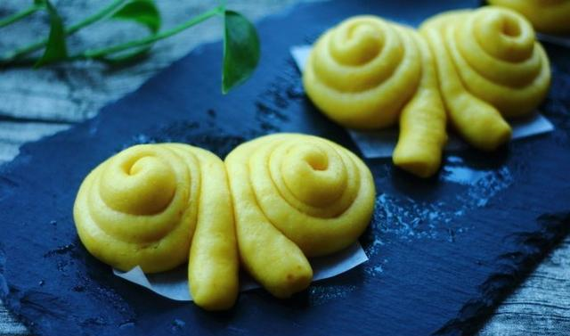 手把手教你做好吃又好看的花卷，孩子看到后直夸妈妈太利害！休闲区蓝鸢梦想 - Www.slyday.coM