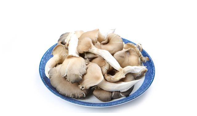 手撕凉拌平菇的家常做法,方法简单易学,好吃又下饭_高清图集_新浪网