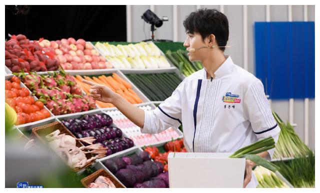 《鲜厨100》李子峰成全原配蔡成刘宇宁,跟鱼聊天上演反差萌