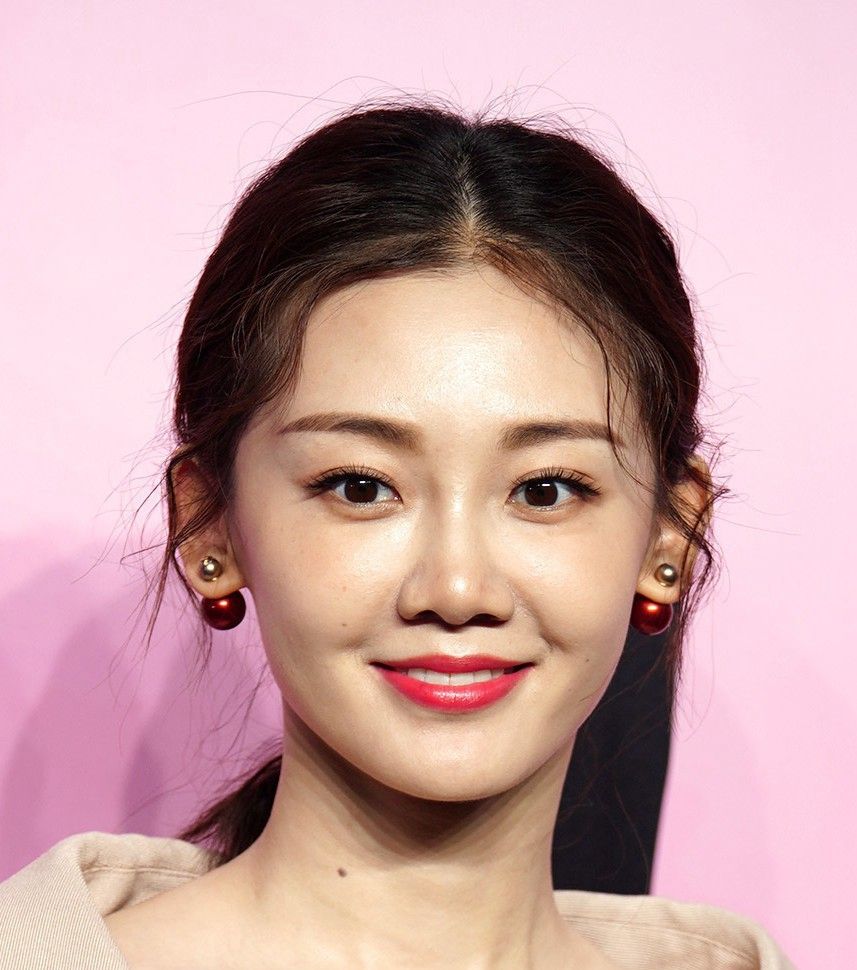 明星美照,图一女星苗苗,气质优雅迷人!_高清图集_新浪网