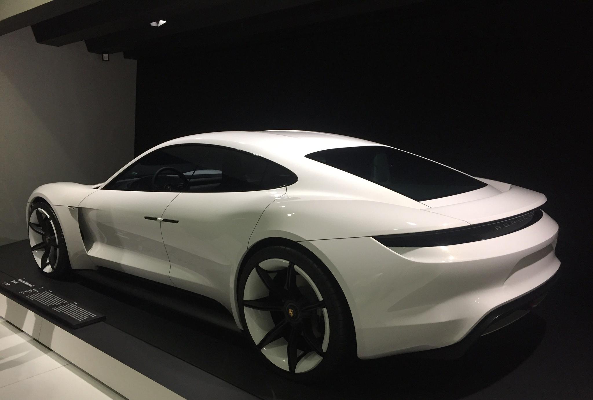 「独家实拍」保时捷最新概念电动车 porsche mission e studie