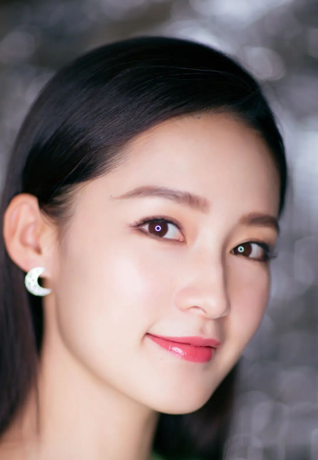 影视明星李沁写真合集:就像一位魅力小公主!