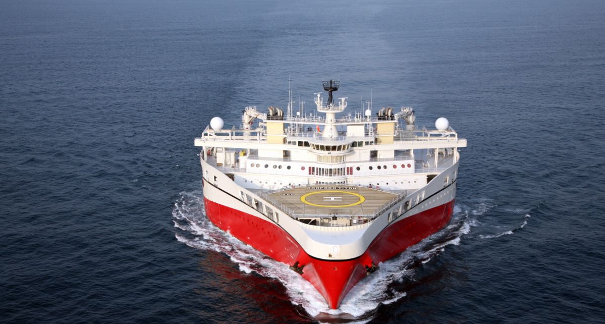 整个船型呈三角形,看起来就像被锯掉了一般,堪称是全球造型最奇特的