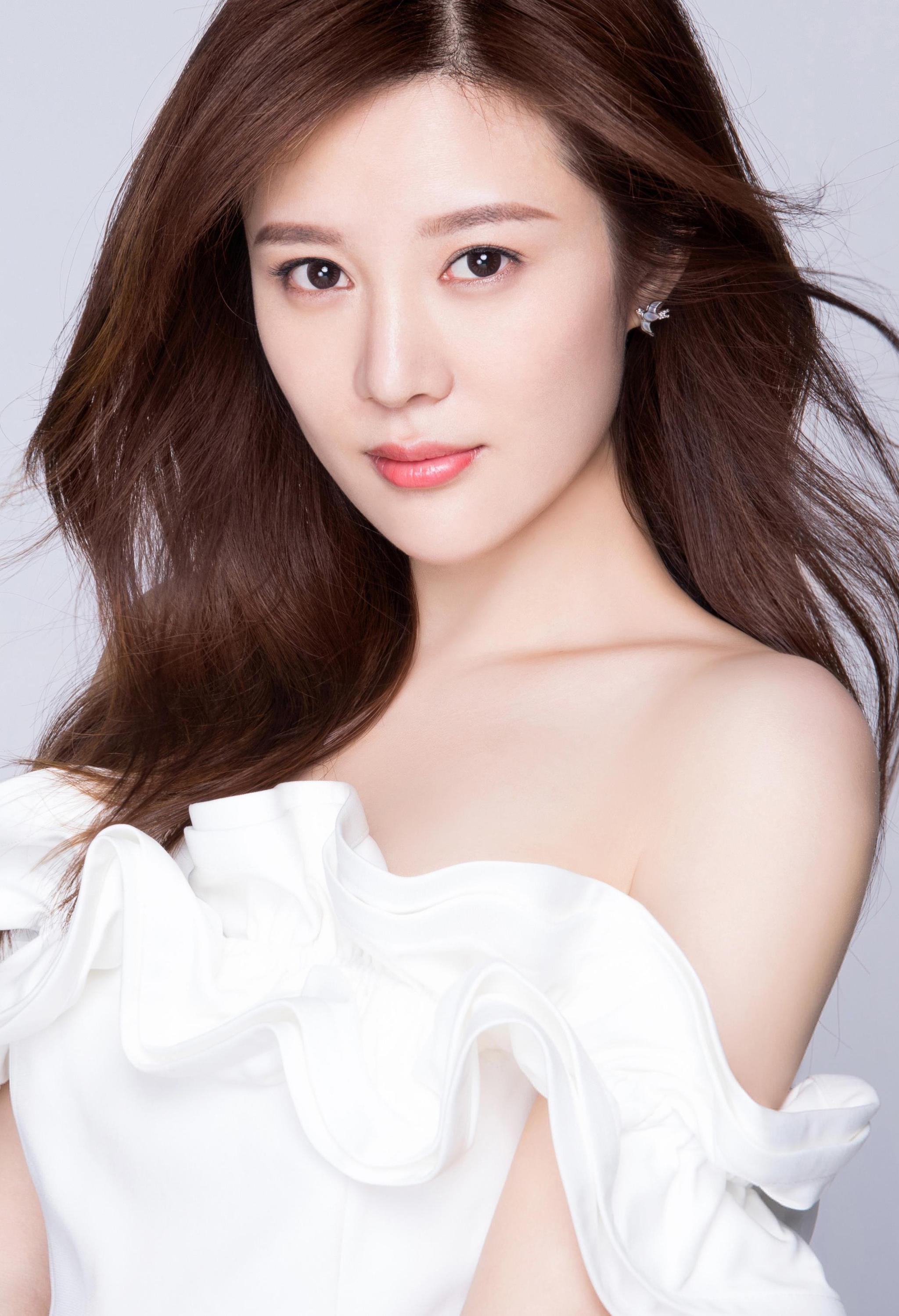 超美邬靖靖:第4022期时尚潮流穿搭欣赏