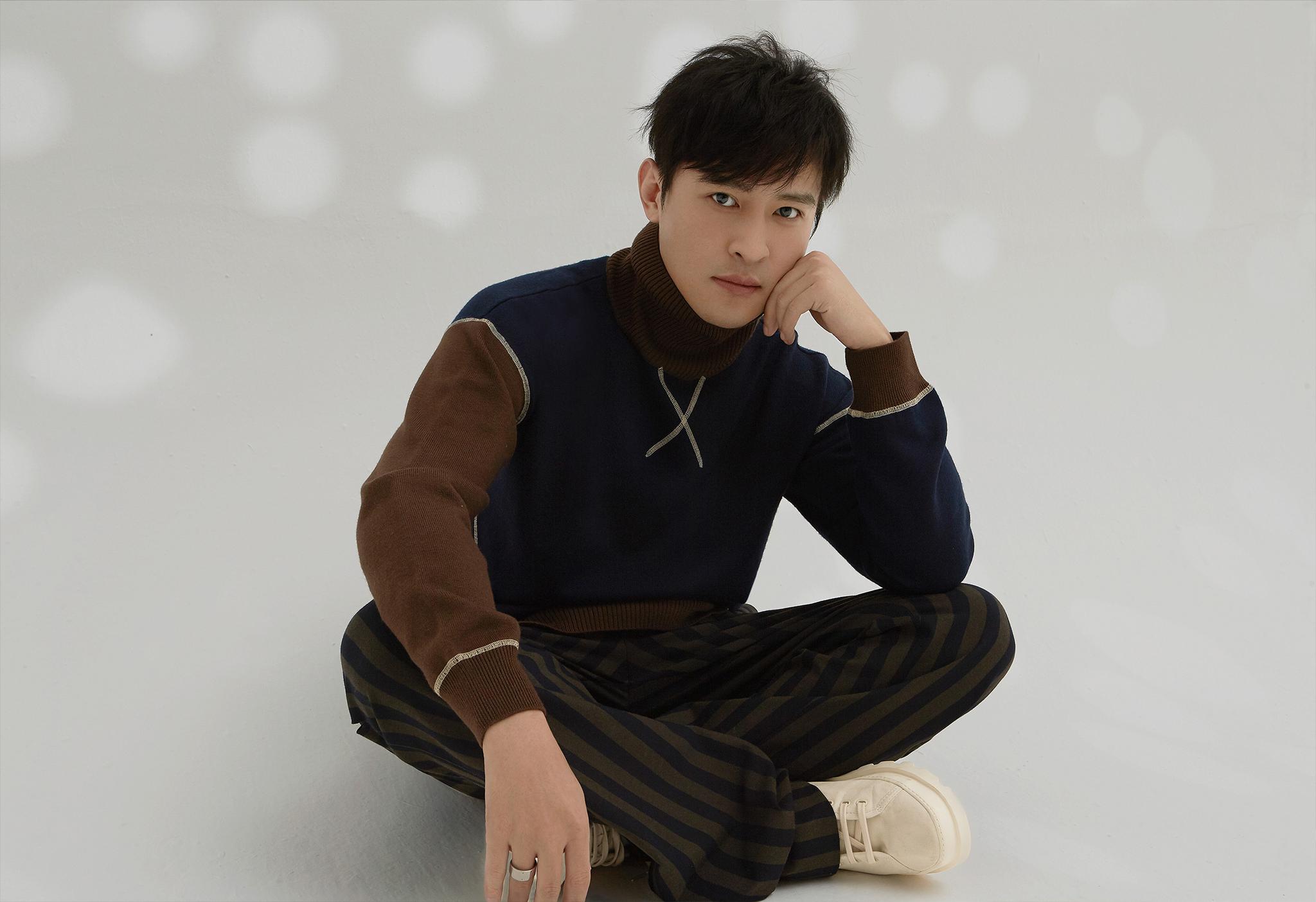 《天衣无缝》贵翼扮演者胡海锋携女拍摄亲子照 有爱互动幸福温馨