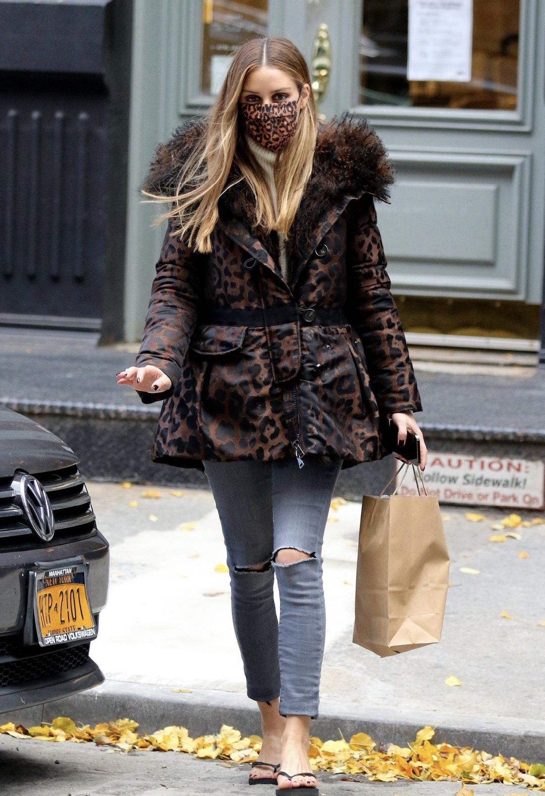 超模奥利维亚·巴勒莫(oliviapalermo)纽约新街拍__财经头条