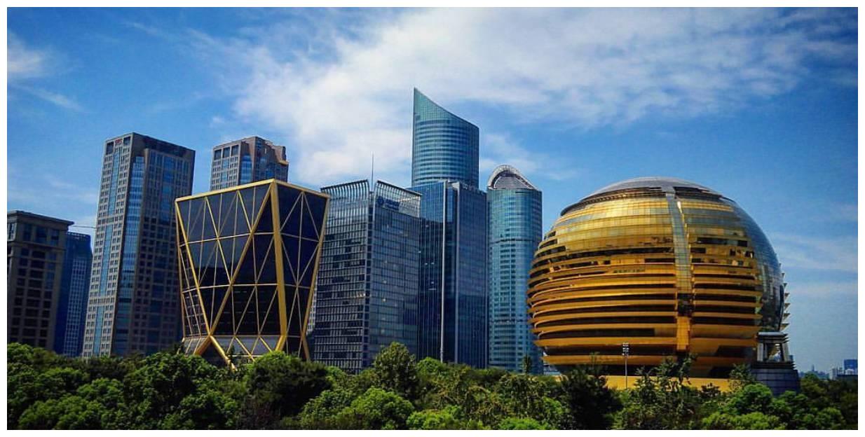 浙江最具代表性的一座建筑,是大型综合建筑,外观是金色巨型圆球