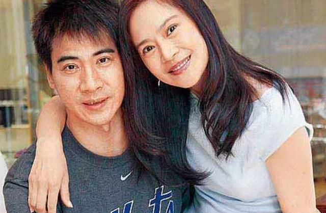 俞小凡老公分享一家近况,16岁女儿身高1米7,儿子明年大学毕业