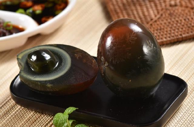 让老外“疯狂”的4大中国美食，第一种就把贝爷给吃“哭”了休闲区蓝鸢梦想 - Www.slyday.coM