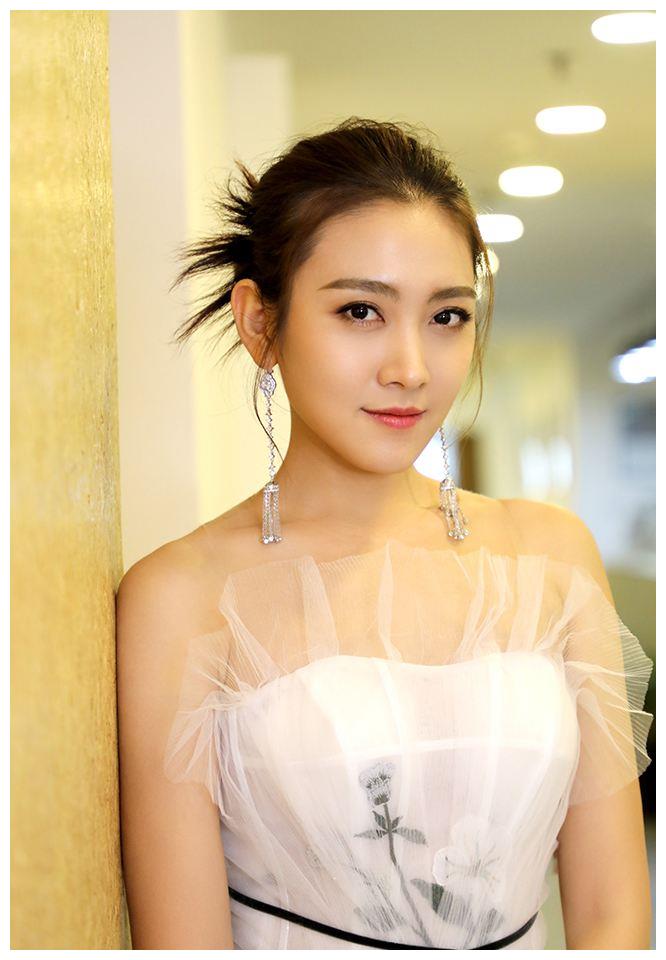 90后女演员罗昱焜,是一个吃苦耐劳的人,因此让更多的人看好|罗昱焜|女