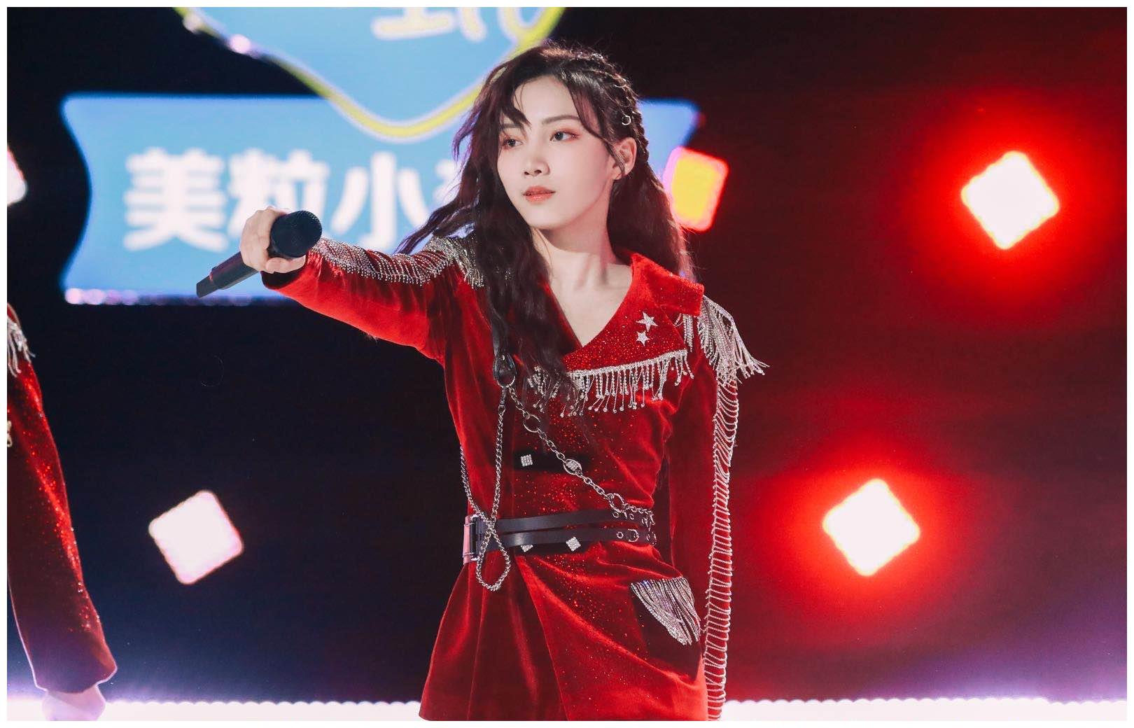 《潇洒小姐》绝美椅子舞引热议 苏芮琪展现全能实力