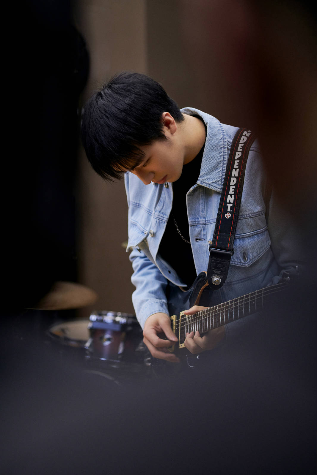 许魏洲《让生活好看》揭露秘密身份 摇滚少年热血追梦