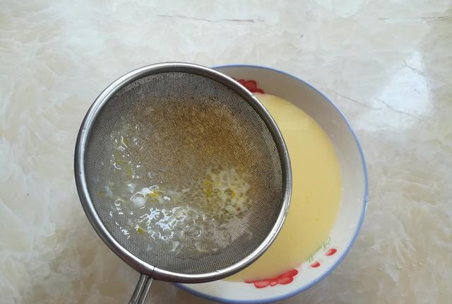 蛋挞这做法真省事，1盒牛奶2个蛋，外酥里嫩满嘴香，孩子超爱吃休闲区蓝鸢梦想 - Www.slyday.coM