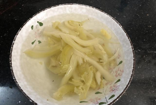 它是潮汕最常见的小吃，用来炒肉特香，上桌汁都不剩，好吃又下饭休闲区蓝鸢梦想 - Www.slyday.coM