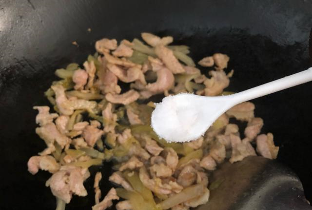 它是潮汕最常见的小吃，用来炒肉特香，上桌汁都不剩，好吃又下饭休闲区蓝鸢梦想 - Www.slyday.coM
