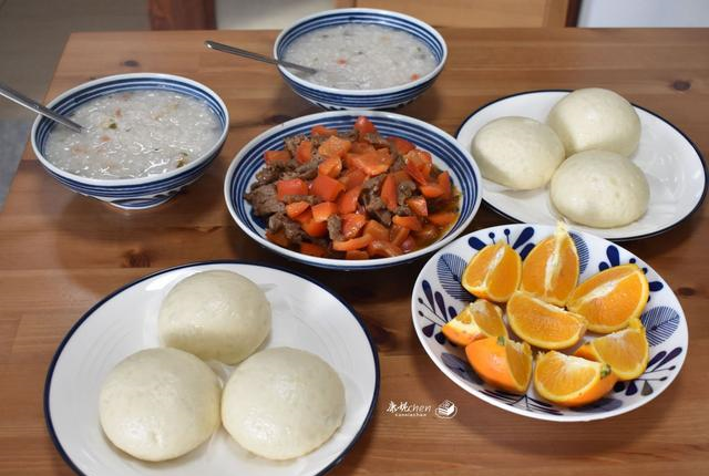 20分钟做了这桌家常早餐有粥有面食还要小炒网友说太讲究了