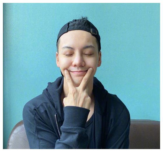 陈伟霆表情管理为什么会上热搜大家如何评论的