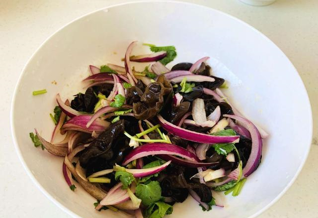 你只知洋葱可提升免疫力、预防感冒,却不一定知道这样吃效果更好休闲区蓝鸢梦想 - Www.slyday.coM 你只知洋葱可提升免疫力、预防感冒,却不一定知道这样吃效果更好休闲区蓝鸢梦想 - Www.slyday.coM