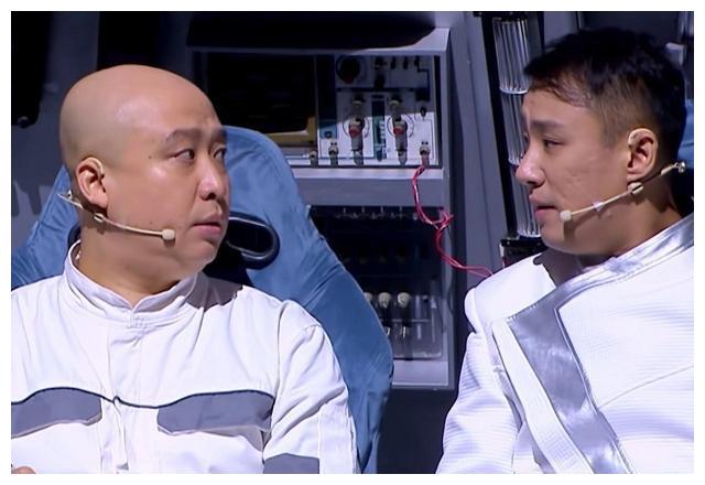 3季都无缘冠军,《欢乐喜剧人》郭阳郭亮问题在哪?烧饼给出答案