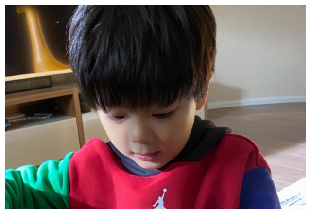 还记得三十而已的许子言吗?曾是最萌童星,如今6岁的他怎么样了