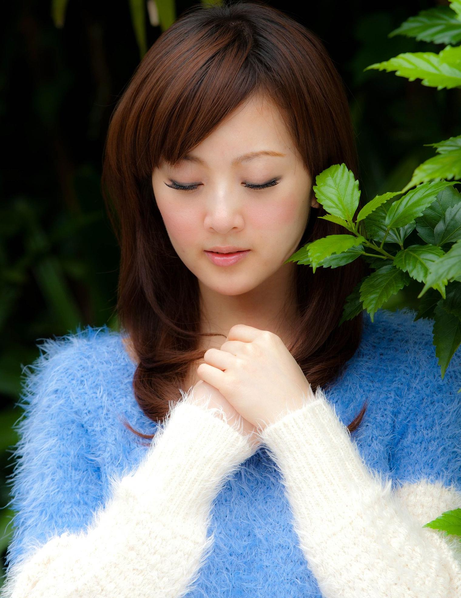 气质美女时尚连衣裙青春写真,尽显青春少女感