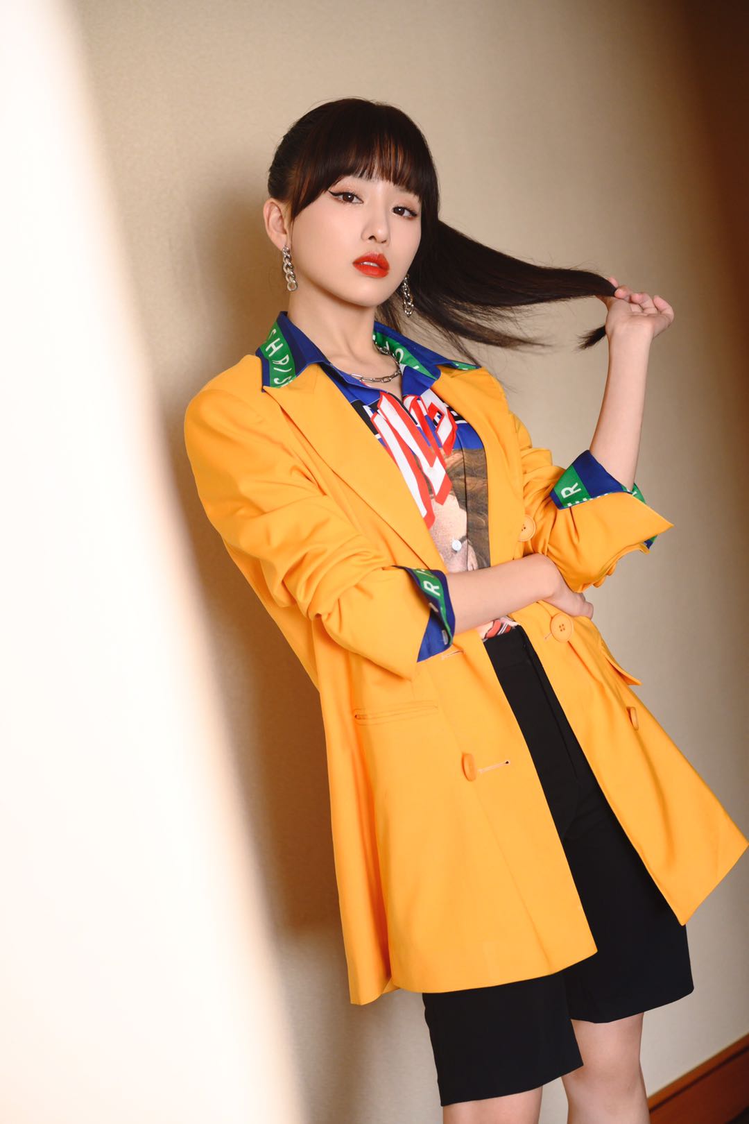 罗秋韵酷飒亮相星品大赏 《千古玦尘》官宣饰月弥