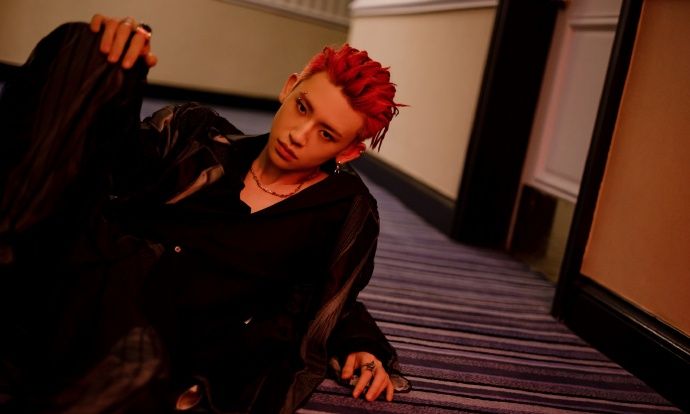 王琳凯红发脏辫鬼少现身时光淬炼共赴璀璨双重美貌暴击