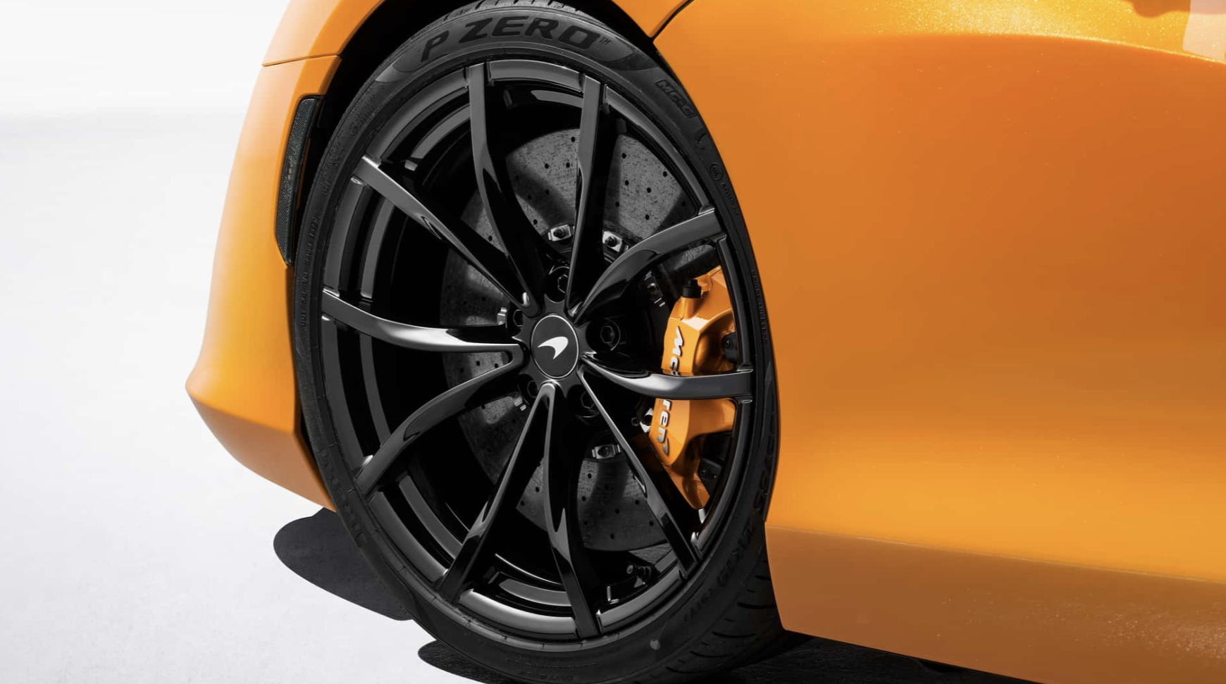 全新迈凯伦artura spider在中国首度亮相