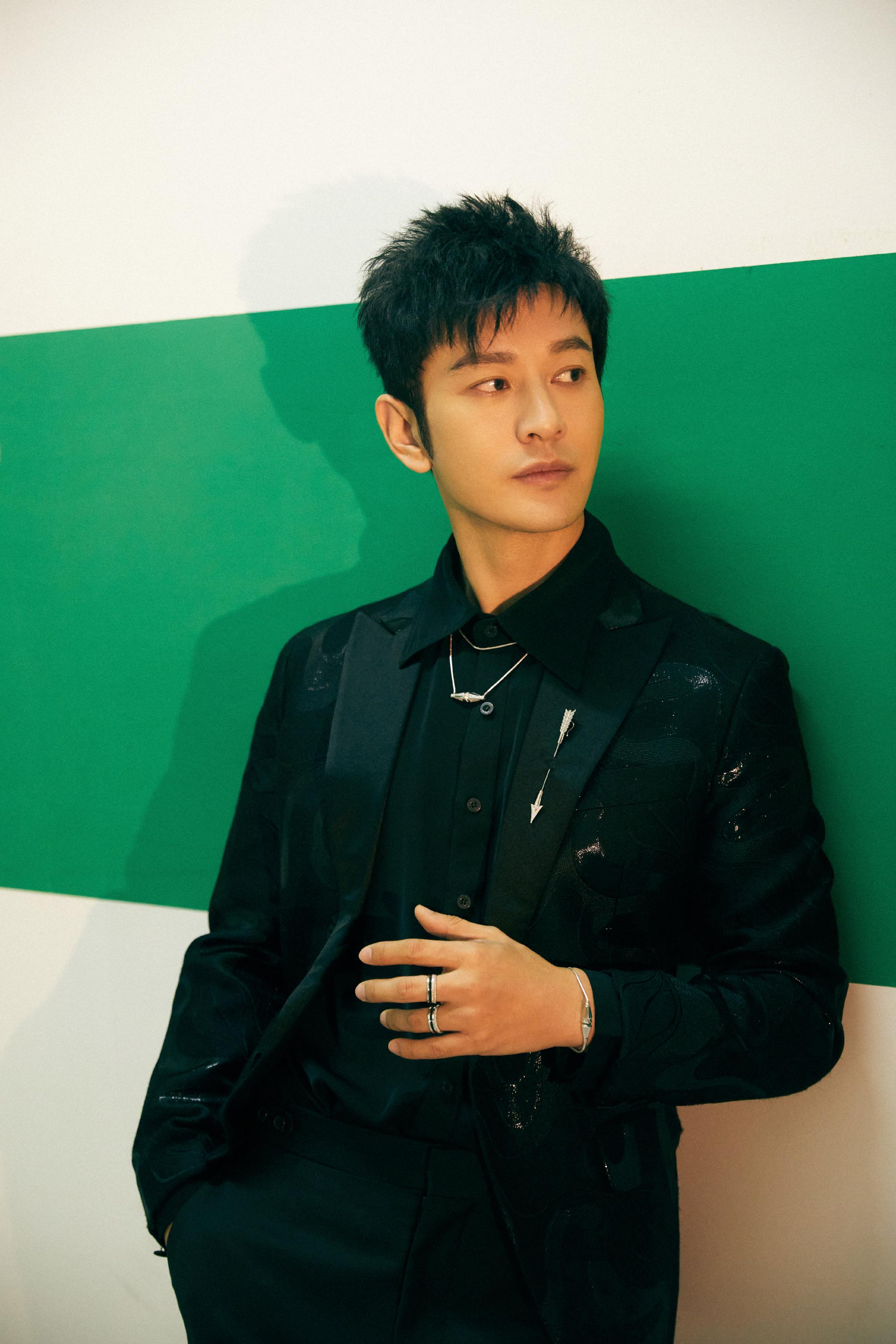 助理撞倒护栏,老板道歉赔钱|黄晓明|晨跑|撞倒_新浪新闻