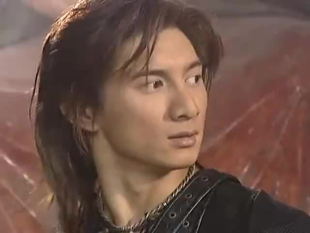 逍遥侯的武功看似厉害实际上很脆弱这一剑就让他元气大伤