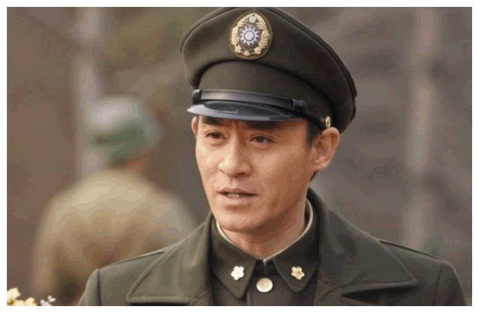 15年后穿上军装的他,男神一枚!|修庆|欢天喜地七仙女|军装_新浪新闻