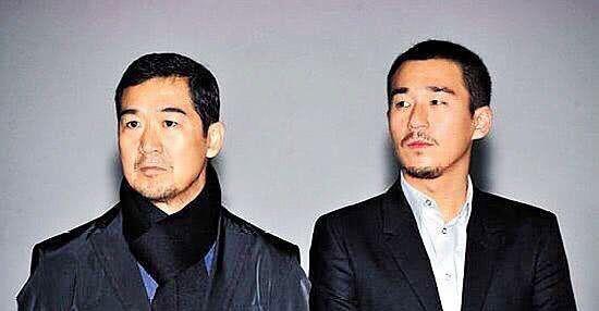 2010年,张默在姜文自导自演的电影《让子弹飞》中饰演六子.