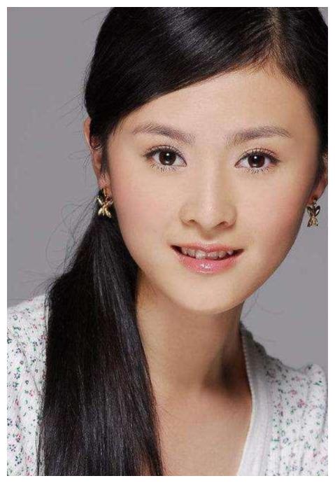 沈腾的老婆就算胖了也很美,最起码她很真实,面对镜头大方自信