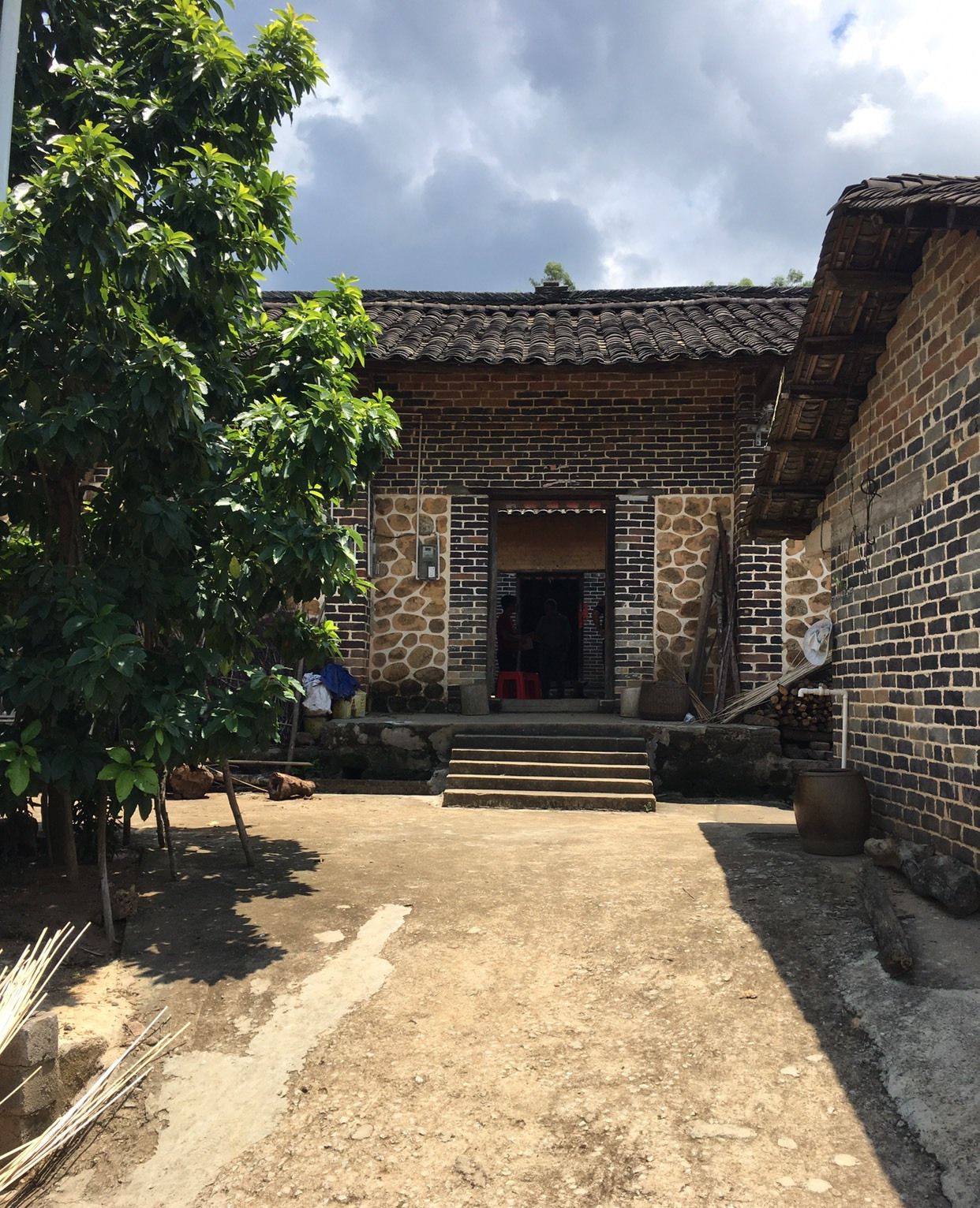 地理坐标:广西钦州市浦北县张黄镇石颈村环境很恬静,天空超级蓝