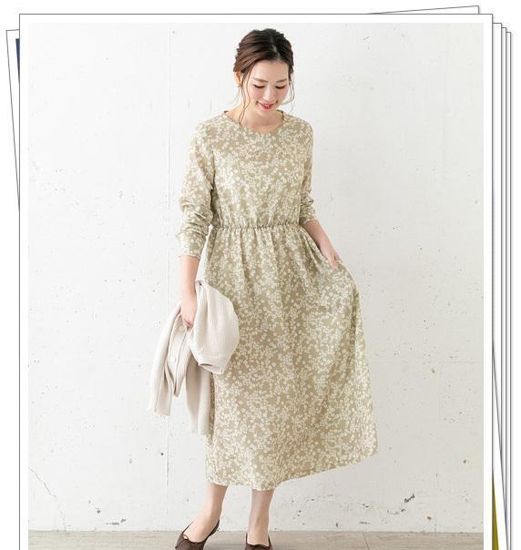 米色碎花连衣裙的穿搭雅致而美丽轻熟中透着可爱女人味