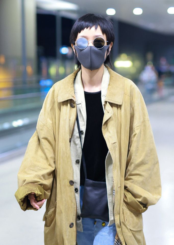 郭采洁短发造型戴墨镜打扮潮酷