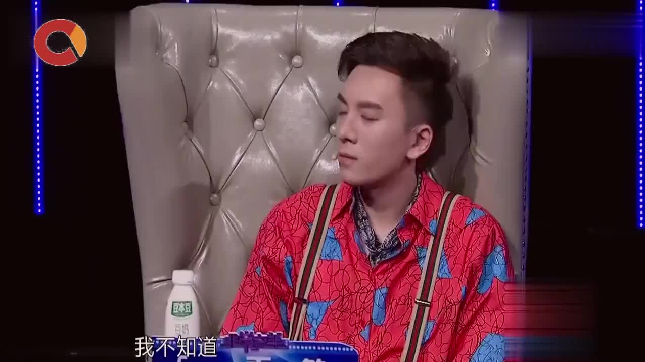 女嘉宾告白贡勉陪他一起吃炸鸡,她喜欢他吃鸡翅的样子